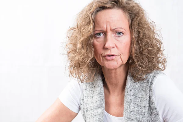 Portrait strong woman looking critical — Stock Photo, Image