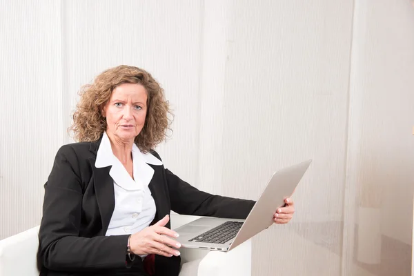 Female Manager working with Laptop — Stock Photo, Image