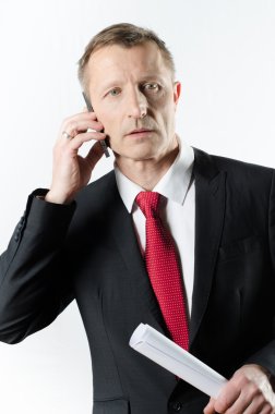 Telefondaki iş adamı.