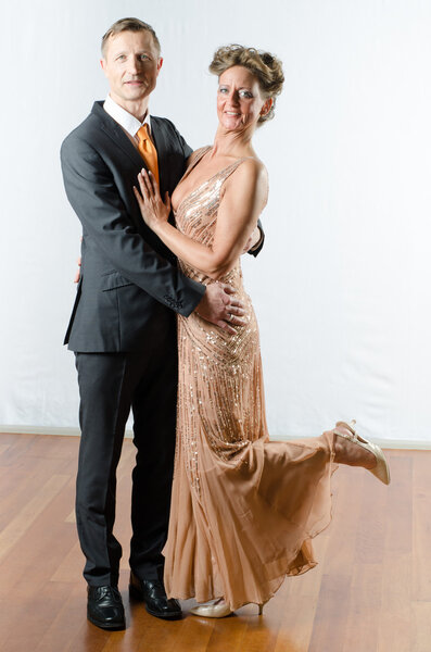 Пара на вечернем мероприятии
