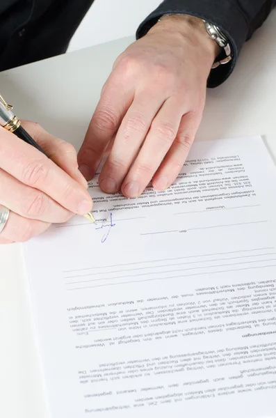 adam sözleşme imzalama