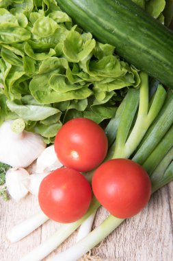 taze sarımsak, kekik, defne, salatalık, soğan, scallions, domates