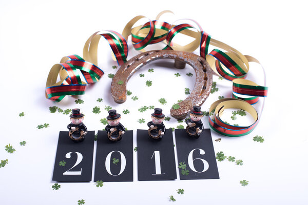 Карточная концепция для счастливого нового года с подковой
