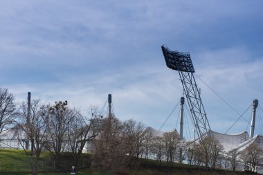 Stadyum ışıkları ve çelik konstrüksiyon ayrıntı socceer Stadyumu