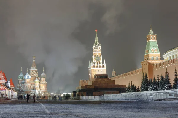 Moskau Russland 2021 Roter Platz Und Kremlmauer Ostseite Beleuchtet Von — Stockfoto