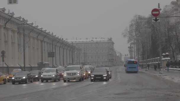 Mosca Russia Gennaio 2021 Traffico Mokhovaya Centro Espositivo Manezh Inverno — Video Stock