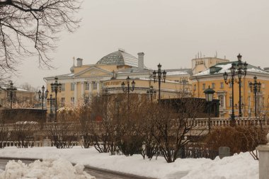 Moskova, Rusya. Mokhovaya Caddesi ve Manezhnaya Meydanı Önü