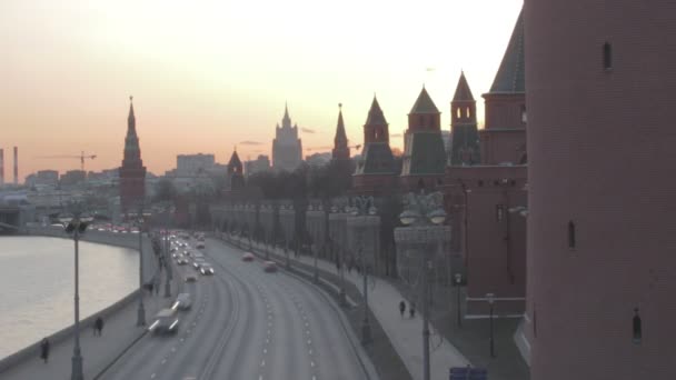 Moscovo Rússia Vista Temporal Kremlin Moscou Pôr Sol Kremlevskaya Aterro — Vídeo de Stock