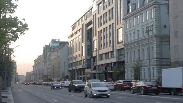 Moscou Rússia Maio 2021 Tráfego Noturno Rua Tverskaya Entre Praças — Vídeo de Stock