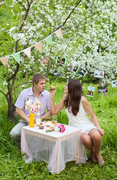 Romantic portrait of a beautiful couple in love — Stock Photo, Image