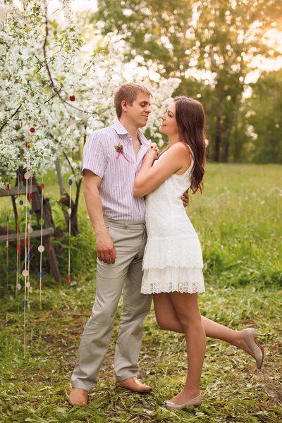 A romantic couple in love outdoors — Stock Photo, Image