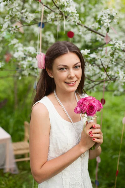 Retrato de mulher bonita — Fotografia de Stock