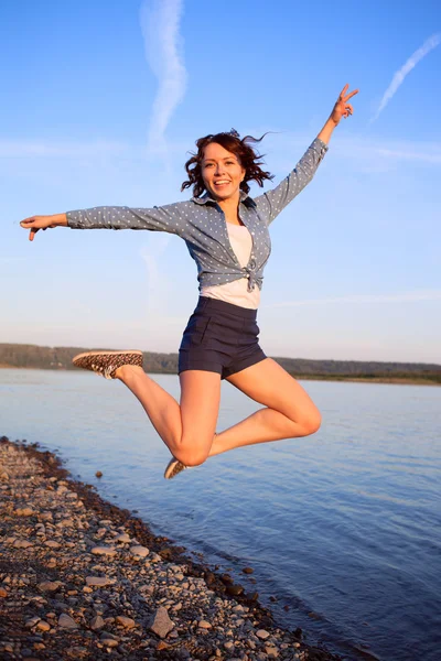 Salto menina — Fotografia de Stock