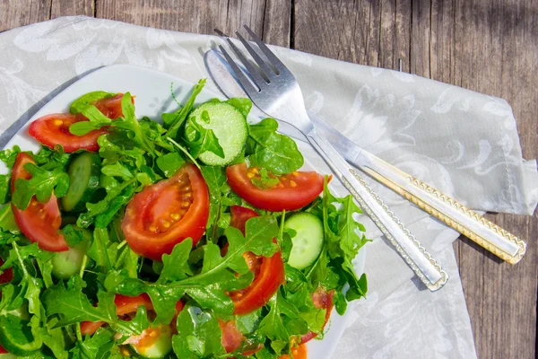 Salada com arugula — Fotografia de Stock