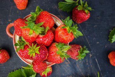 Olgun kırmızı çilekler