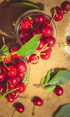 Olgun kırmızı kiraz