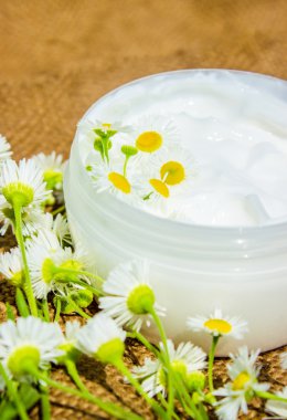 Küçük şişe tırnak ve kütikül bakım için kozmetik papatya yağı