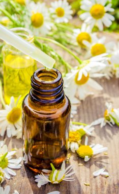 küçük bir papatya özü şişe sağım kozmetik ve tedavi