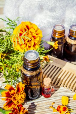 Küçük şişe temel kadife çiçeği yağı (Tagetes çiçek özü, tentür, infüzyon)