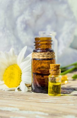 küçük bir papatya özü şişe sağım kozmetik ve tedavi