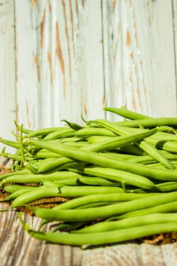 ahşap zemin üzerinde taze fasulye çeşitleri