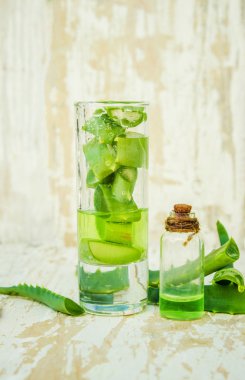 Organik aloe vera jel ahşap arka plan çıkarmak