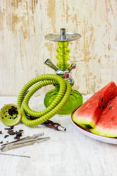 Hookah. Zapach tytoniu z arbuza. — Zdjęcie stockowe