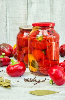 biber, tatlı, konserve, Teneke kutulara.