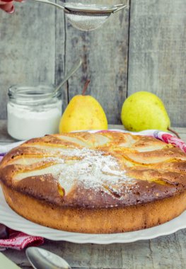 sünger kek ile armut çay için.