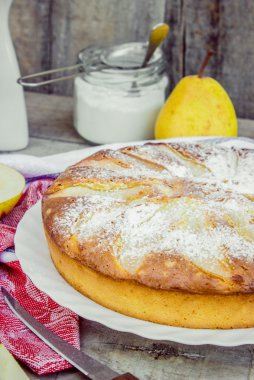 sünger kek ile armut çay için.