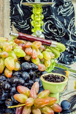 Nargile. Tütün ve tatlar üzüm ile. 