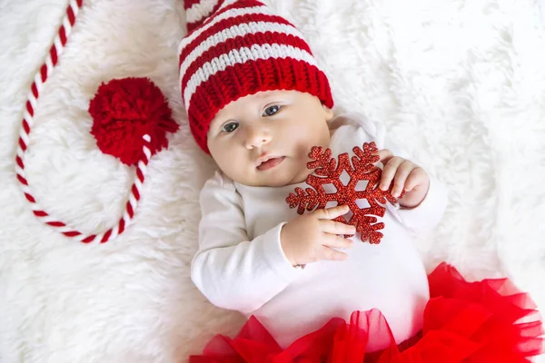 Dziecko Przebrane Świętego Mikołaja Święta Wybiórcze Skupienie Ludzie — Zdjęcie stockowe