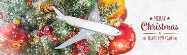 Uçakla Noel arkaplanı. Seyahat. seçici odaklanma doğası