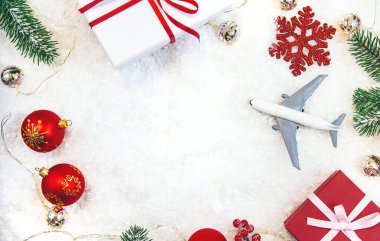 Uçaklı Noel arkaplanı. Yeni yıl. Seçici odaklanma. Tatil.