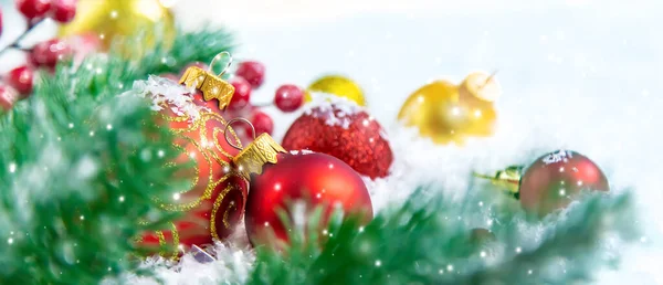 Χριστουγεννιάτικο Φόντο Και Όμορφη Διακόσμηση Πρωτοχρονιά Επιλεκτική Εστίαση Διακοπές — Φωτογραφία Αρχείου