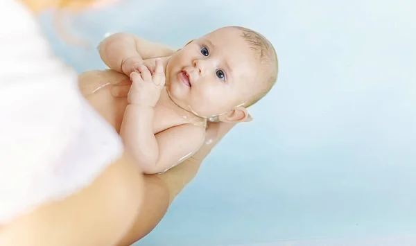 Bebé Después Bañarse Baño Enfoque Selectivo Gente — Foto de Stock