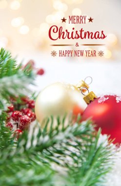 Noel arkaplanı ve güzel bir dekor. Yeni yıl. Seçici odaklanma. Tatil.