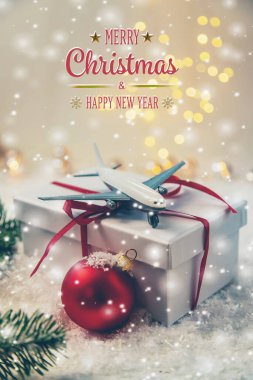 Uçaklı Noel arkaplanı. Yeni yıl. Seçici odaklanma. Tatil.