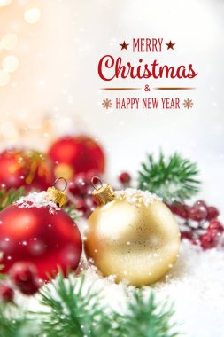 Noel arkaplanı ve güzel bir dekor. Yeni yıl. Seçici odaklanma. Tatil.