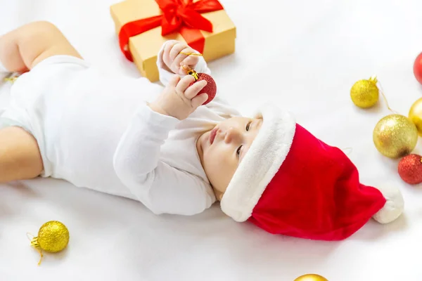 Foto Navidad Del Bebé Con Decoración Año Nuevo Enfoque Selectivo — Foto de Stock