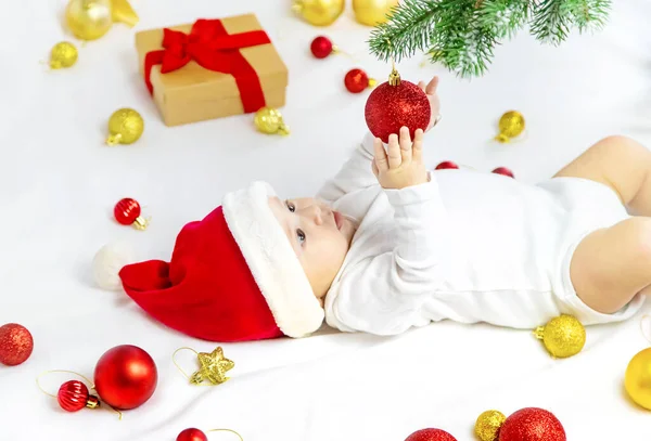 Julfoto Barnet Med Nyårsinredning Selektivt Fokus Semester — Stockfoto