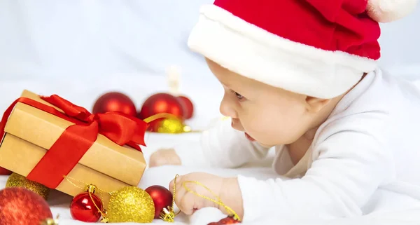 Foto Navidad Del Bebé Con Decoración Año Nuevo Enfoque Selectivo — Foto de Stock