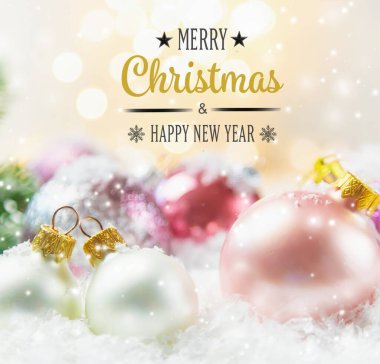 Noel arkaplanı ve güzel bir dekor. Yeni yıl. Seçici odaklanma. Tatil.