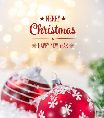 Noel arkaplanı ve güzel bir dekor. Yeni yıl. Seçici odaklanma. Tatil.