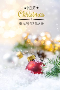 Noel arkaplanı ve güzel bir dekor. Yeni yıl. Seçici odaklanma. Tatil.