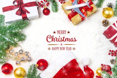Uçaklı güzel bir Noel geçmişi, seyahat konsepti. Seçici odaklanma. Tatil.