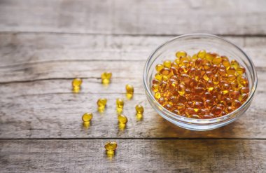 D3 vitamini kapsülleri. İlaç vitaminleri ve diyet takviyeleri. Seçici odaklanma. Yiyecek..