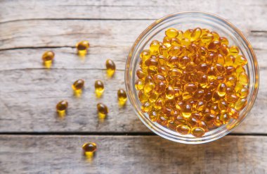 D3 vitamini kapsülleri. İlaç vitaminleri ve diyet takviyeleri. Seçici odaklanma. Yiyecek..