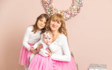 Güzel bir geçmişi olan Noel ailesi. Seçici odaklanma. tatil.