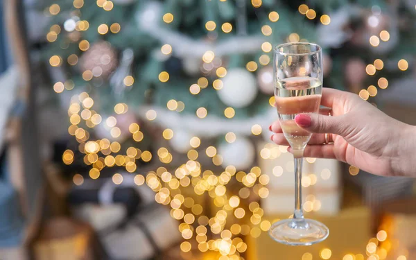 Fille Sur Fond Noël Avec Champagne Concentration Sélective Vacances — Photo